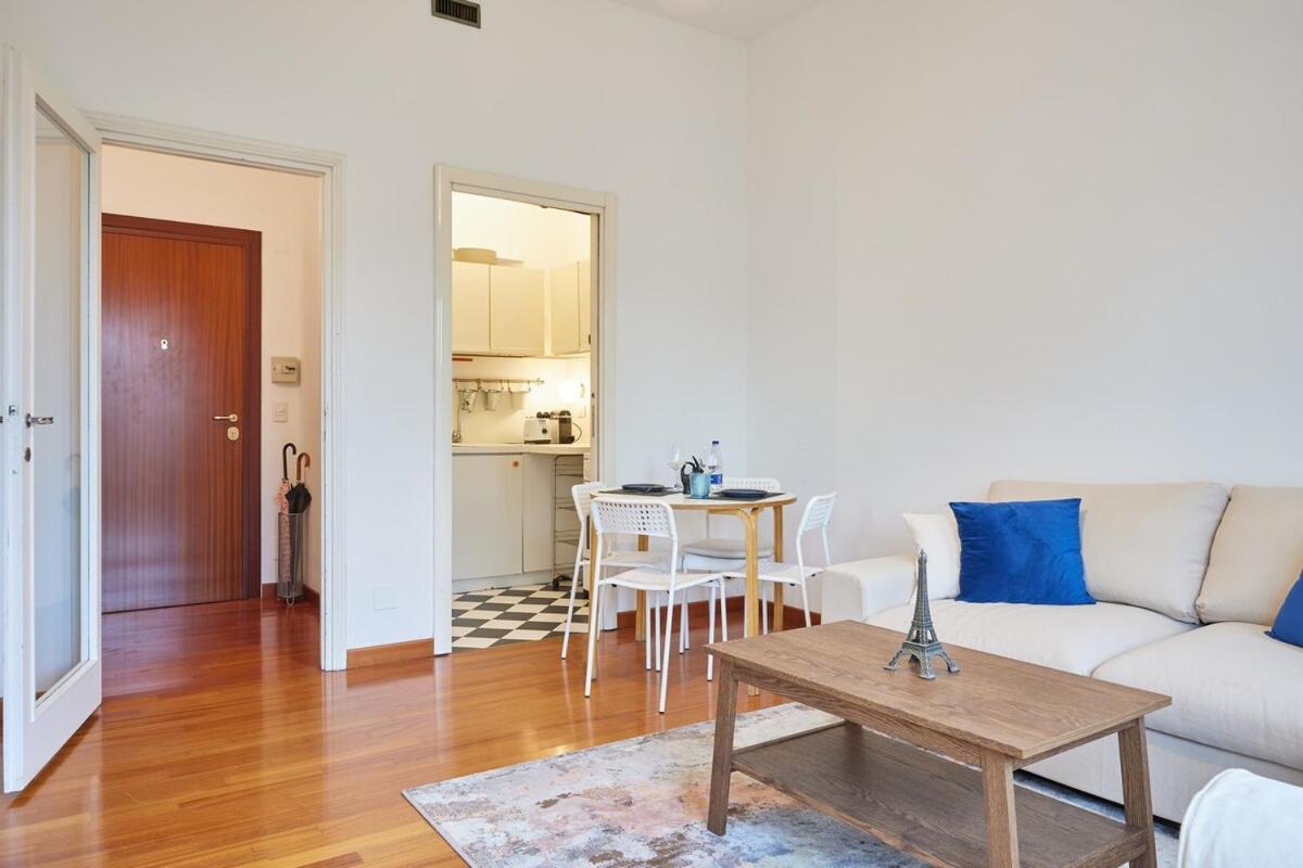 Corso Garibaldi Shopping Center, Art E Shopping Appartement